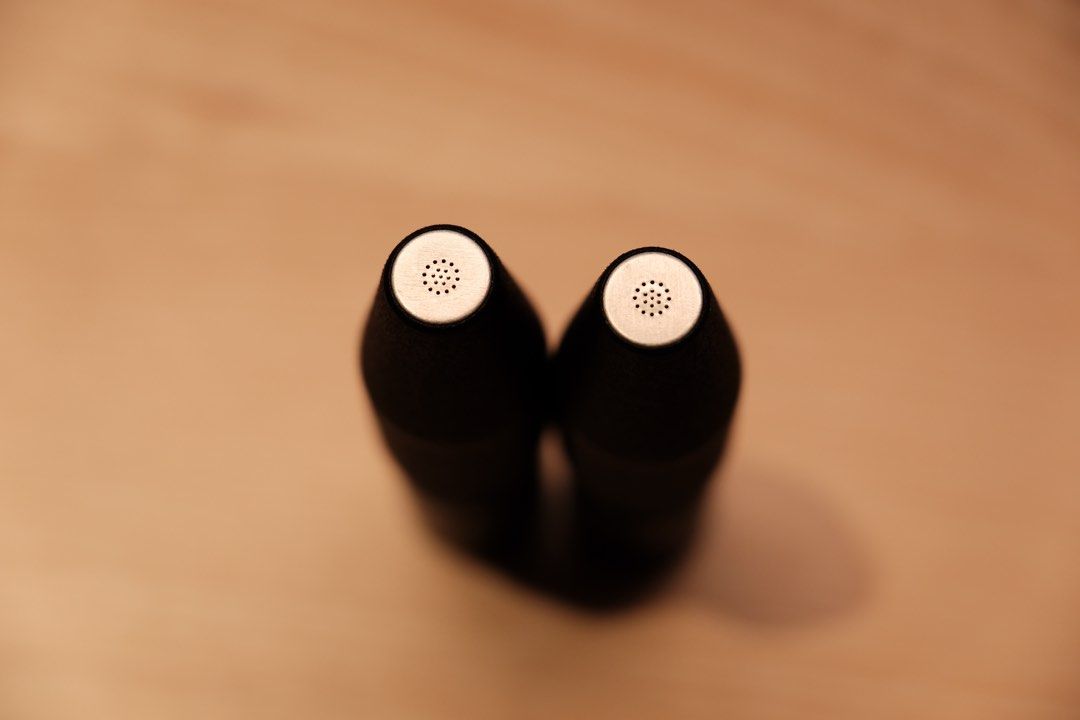 LOM basicUcho. Matched pair (Category: Microphones) located in Singapore. Submitted by leongwq (Listing ID 1441287288, Image 2). Description: I have 2 sets so I am selling the extra set that I rarely use.