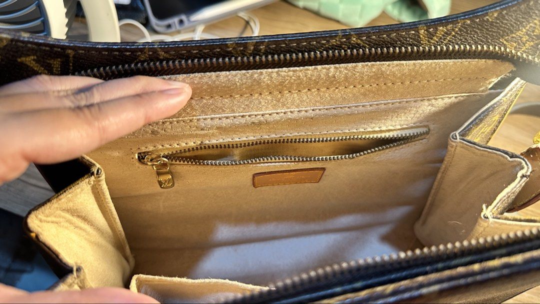 Louis Vuitton Monogram Looping MM - Monogram Classic (Category: Luxury Bags & Wallets) located in Manila. Submitted by moncurr (Listing ID 1441332257, Image 3). Description: - RUSH SALE - Classic Monogram - Shoulder bag, similar to a hobo bag shoulder drop - Please see photos for exact condition. The canvas and body are well-structured. Note some minor wear/loose threading near the strap attachment (defect) - Negotiable ONLY FOR SURE BUYERS. Disc