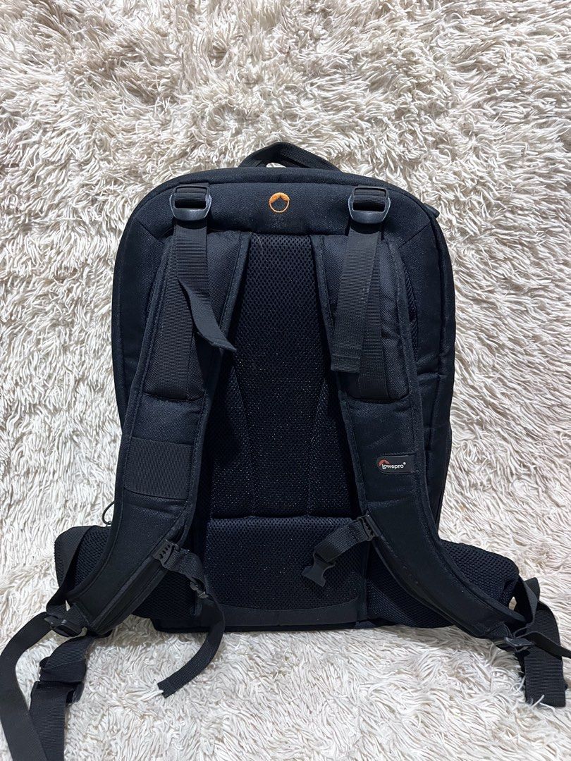 LOWEPRO (Category: Backpacks) located in Kabankalan. Submitted by miaangelar73343 (Listing ID 1441297040, Image 3). Description: LOWEPRO BACK PACK NO ISSUE.
