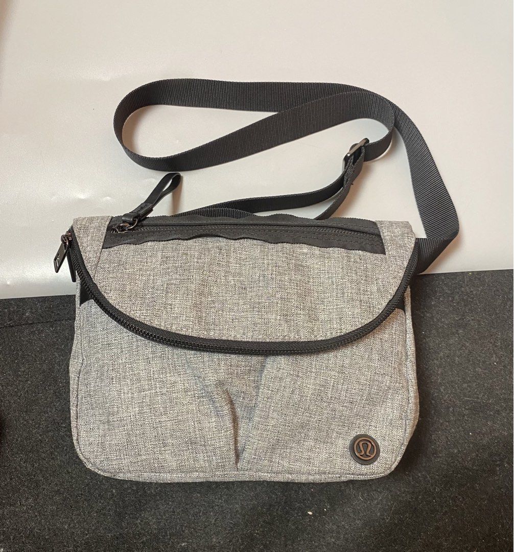 LULULEMON FEATIVAL BAG II HEATHERED BLACK (Category: Sling Bags) located in Quezon City. Submitted by loloyz123 (Listing ID 1441300147, Image 1). Description: LULULEMON FEATIVAL BAG II HEATHERED BLACK Condition: Very good Color rate: 10/10 Color: Grey Size: L: 8 W: 11 inches.