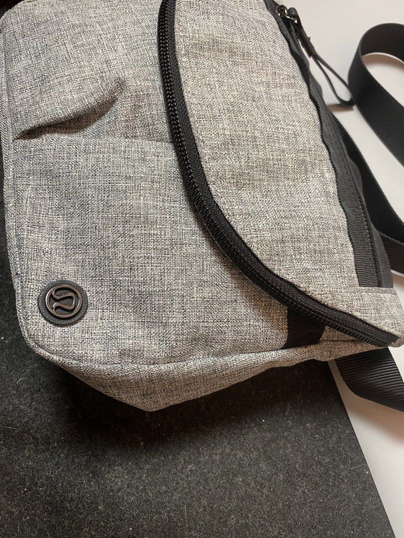LULULEMON FEATIVAL BAG II HEATHERED BLACK (Category: Sling Bags) located in Quezon City. Submitted by loloyz123 (Listing ID 1441300147, Image 2). Description: LULULEMON FEATIVAL BAG II HEATHERED BLACK Condition: Very good Color rate: 10/10 Color: Grey Size: L: 8 W: 11 inches.
