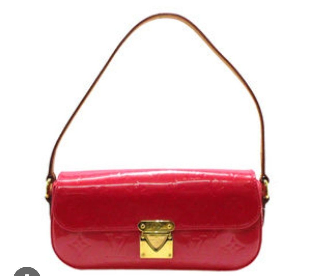 LV Vernis Malibu bag (Category: Luxury Bags & Wallets) located in Caloocan City. Submitted by guiltypleasures75 (Listing ID 1441207716, Image 1). Description: LV Malibu Vernis bag Made in France (M54177). Shows color Transfer and tarnished hardware.