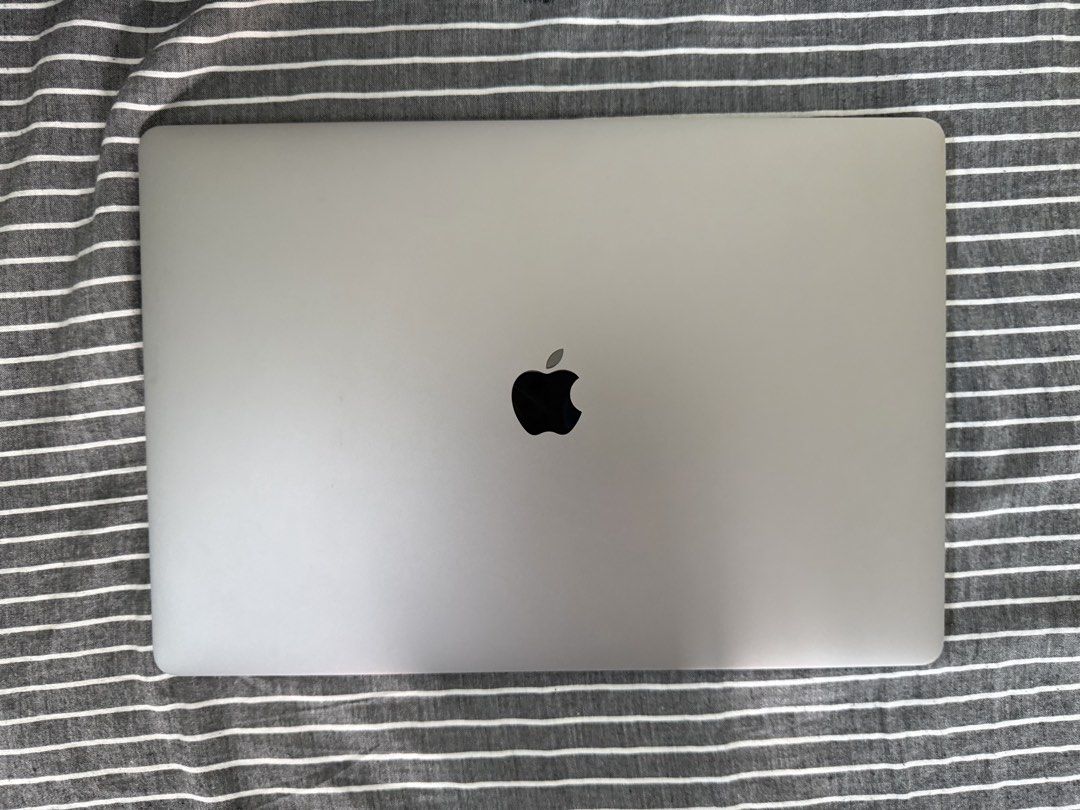MacBook Pro 16" 2019 with Touch Bar470282407888168962