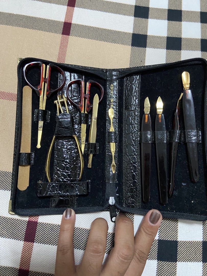 Manicure Set (Category: Everything Else Others) located in Calamba. Submitted by mj_sotto22 (Listing ID 1441278201, Image 2). Description: Manicure set from UK genuine leather .