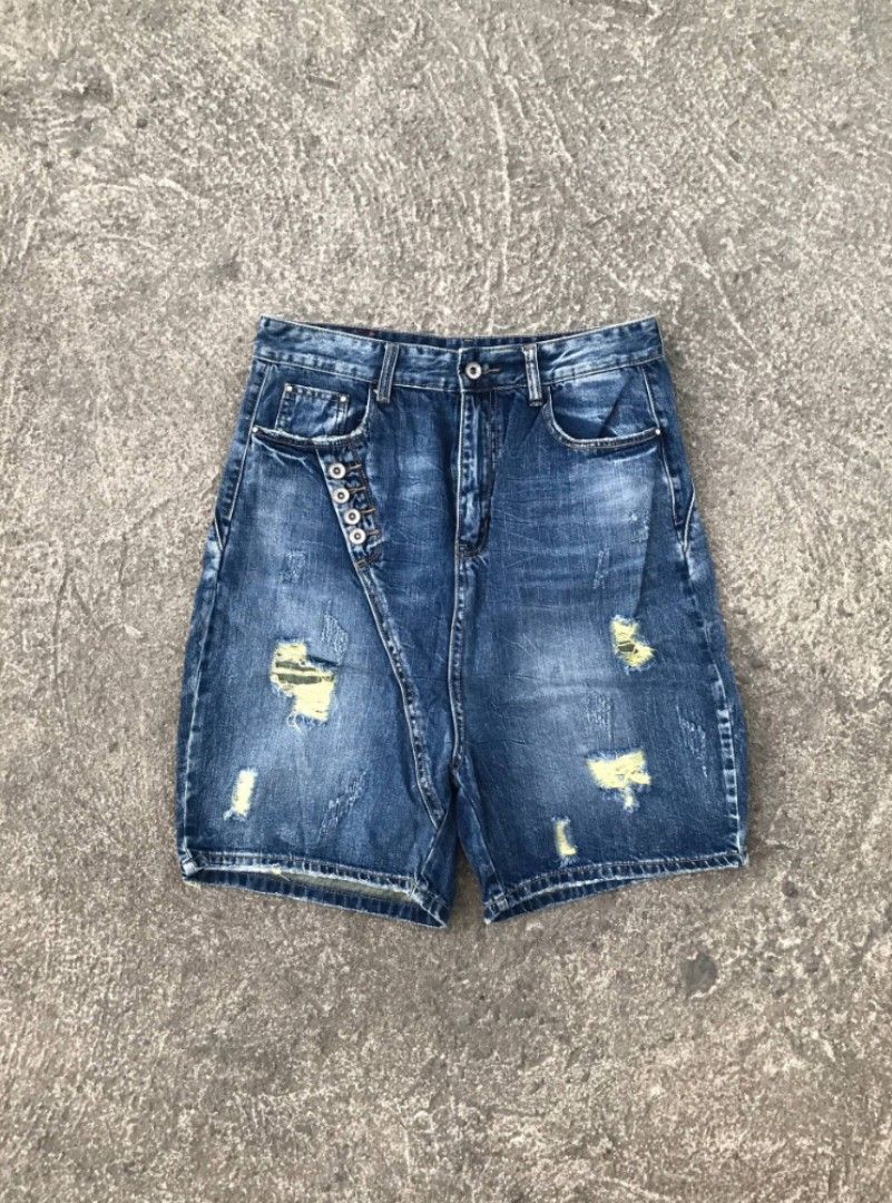 M&D Monday Jeans Distressed Denim Shorts (Category: Shorts) located in Jose Panganiban. Submitted by gg.getsumei (Listing ID 1441283854, Image 1). Description: - M&D Monday Jeans distressed denim shorts - Cool blue wash with ripped details - Unique asymmetrical button closure on the front - Ideal for casual wear.