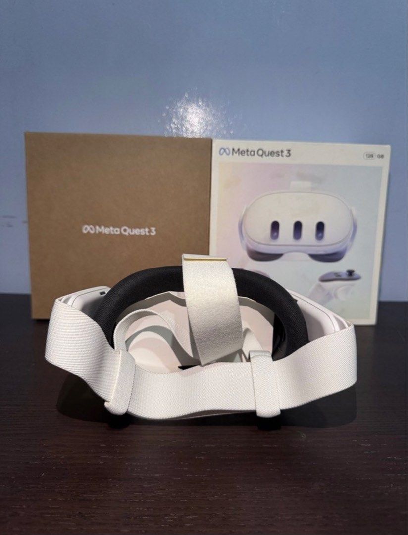 Meta Quest 3 128GB (Category: Virtual Reality) located in Singapore. Submitted by swiftclouds (Listing ID 1441296031, Image 3). Description: Selling my Meta Quest 3 128GB - fully functional, very well taken care of, and complete with accessories. Features & Condition: • Bought in the US: Last 2024 • No issues, working perfectly • 2 Original Controllers included • 2 Batteries included (Free) • Fully tested and ready to use.