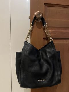 (Category: ) located in . Submitted by pr3ttysboutique_pt2 (Listing ID 1441304202, Image 1). Description: .