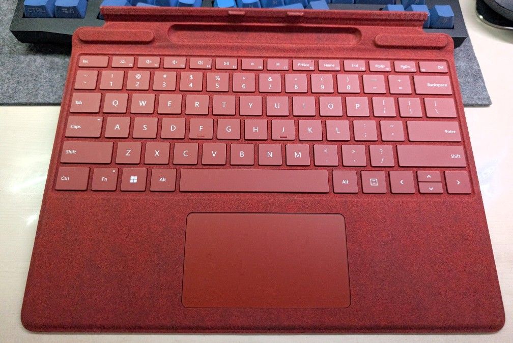 Microsoft Surface Pro Signature Keyboard - Poppy Red470431308878991361