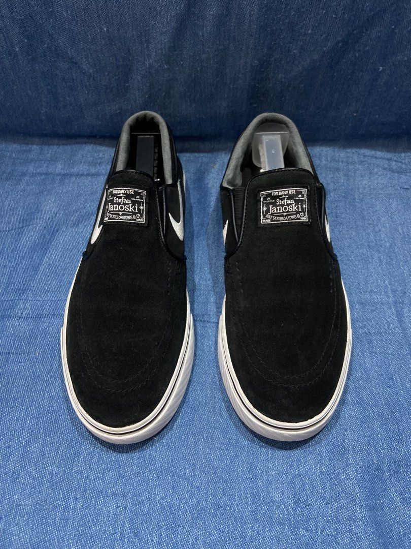 Nike SB Zoom Stefan Janoski Slip-On Black Suede (Category: Sneakers) located in Cebu City. Submitted by jvlz97 (Listing ID 1441320364, Image 3). Description: Very Good Condition No Box.