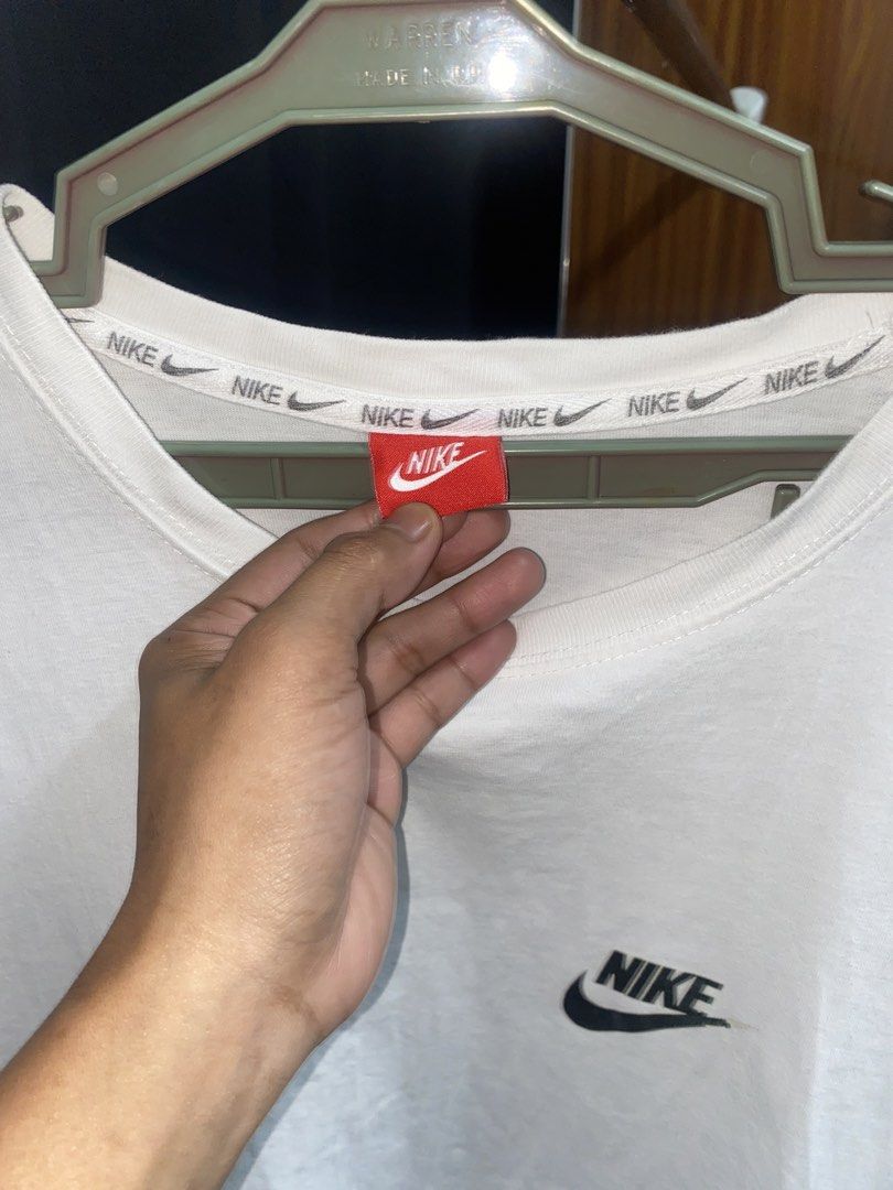 Nike T shirt Jr (Category: Tshirts & Polo Shirts ) located in Cebu City. Submitted by selfsupreme (Listing ID 1441340617, Image 2). Description: Nike T Shirt Jr Logo has an issue. Attached on the Photo Size XL Jr Color White Condition 9/10.