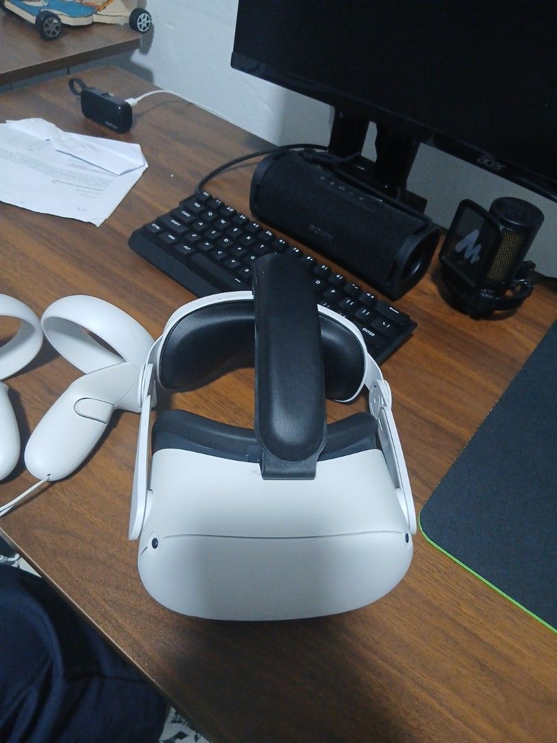 Oculus Quest 2470182385051904001