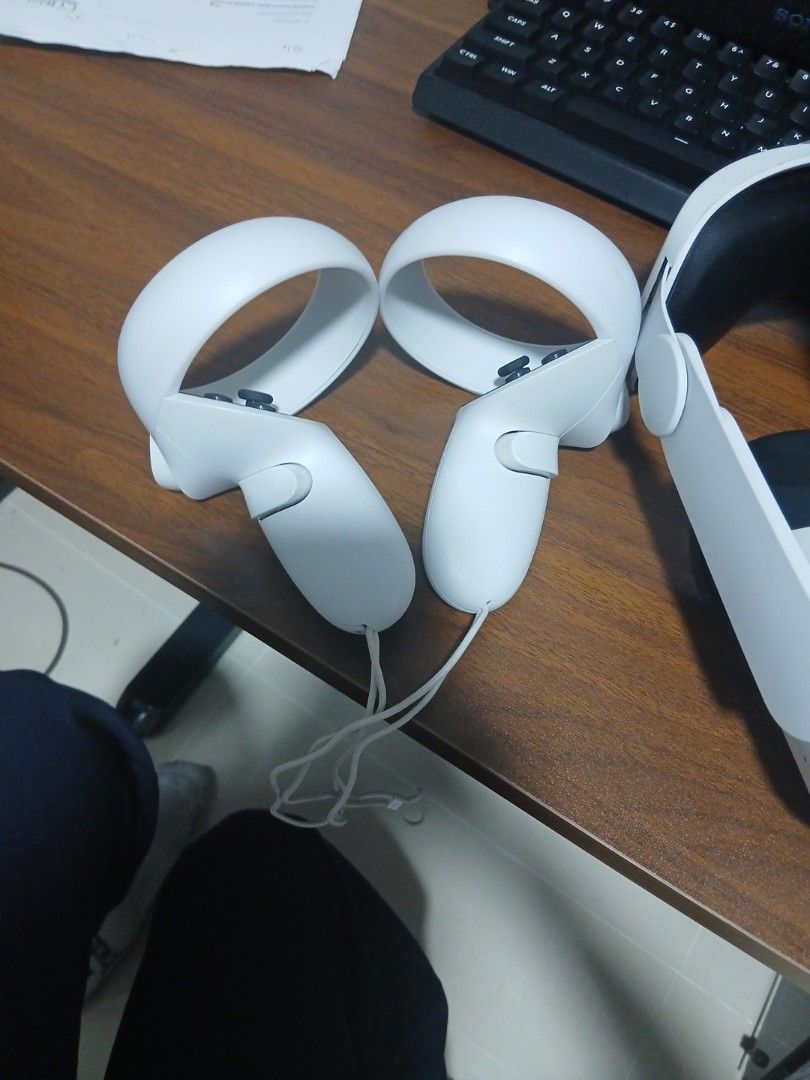 Oculus Quest 2470182385051904003