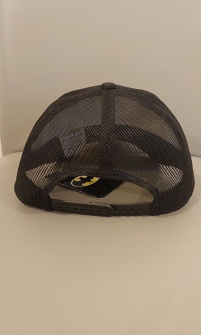 Official DC Harley Quinn Trucker Cap (Category: Caps & Hats) located in Makati City. Submitted by geesharma_08 (Listing ID 1441315393, Image 3). Description: BNWT! DC/Warner Bro's merch exclusively made for Japan 🇯🇵 Hard-to-find #HarleyQuinn trucker cap with skull detail on the side. Fits all with adjustable snapback strap. Pick-up or Shipping Fee c/o Buyer.