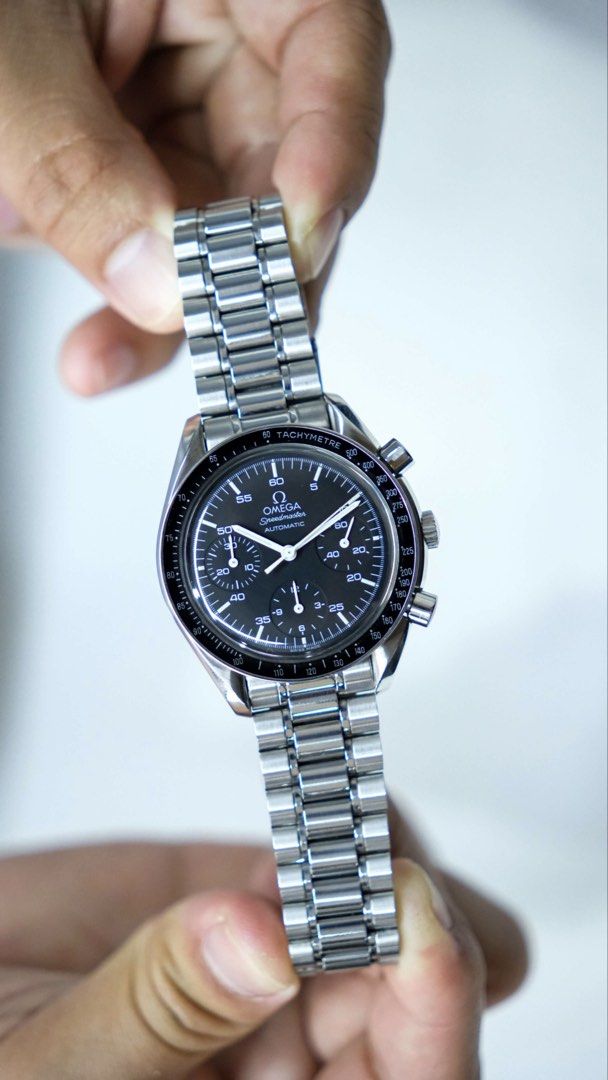 Omega Speedmaster reduced Full set (Category: Luxury Watches) located in Marikina City. Submitted by papichulongs_closet (Listing ID 1441203247, Image 1). Description: Collector’s Piece‼️ Omega Speedmaster Moonwatch Reduced -Ref 3510.50.00 - Model: 200*(faded year) -Case Size: 39mm diameter; 12.5mm thickness -Movement: Omega Caliber 1143 / 3220 (Automatic) -Crystal: Domed Hesalite -Features: Chronograph functionality, tachymeter bezel, 30-meter w