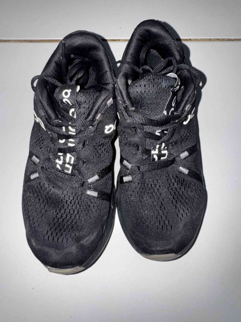 On CloudTec Running Shoes Black US W3.5 EU36 (Category: Sneakers) located in Goa. Submitted by cheaperbythedozen26 (Listing ID 1441255724, Image 1). Description: - Brand: On Running Shoes - Origin: Swiss Engineering, Made in Vietnam - Size: US W3.5 / EU36 / UK 3 / JP 22 - Color: Black - Functionality: Still good for running but may flaw (please see photo), all goods just need glue!.