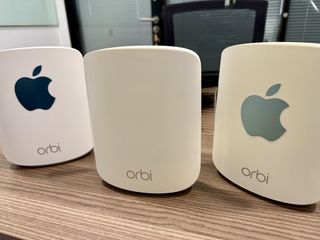 Orbi WiFi System with two satellites477765324978278400