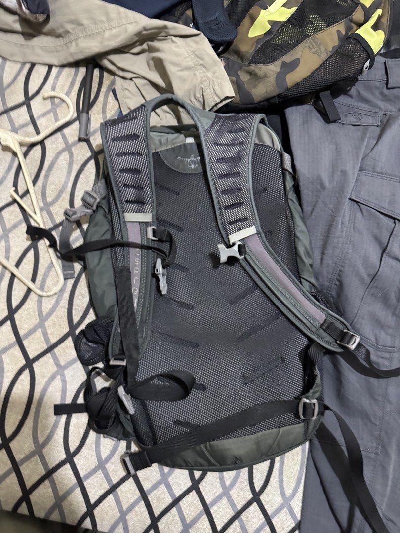 Osprey Daylite Plus Backpack 20 Liters (Category: Backpacks) located in Manila. Submitted by wiseearth.075b2f (Listing ID 1441159831, Image 2). Description: Osprey Daylite Plus Backpack 20 Liters ₱2375 - Main compartment for storage - Front zippered pocket for essentials - Side mesh pockets for water bottles - Padded back panel and shoulder straps for comfort - Ideal for day trips and everyday use.
