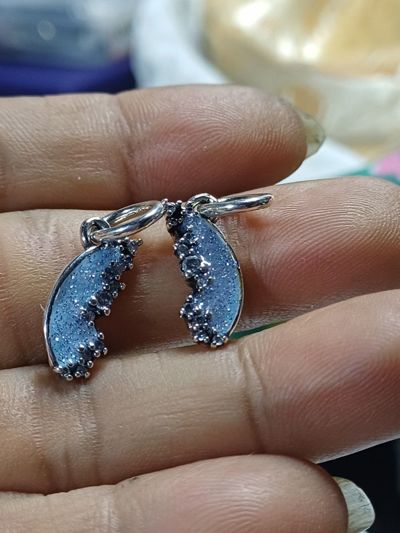 Pandora Sparkling Blue Butterfly Wing Charm (Category: Bracelets) located in Manila. Submitted by buenaventura.922 (Listing ID 1441287989, Image 3). Description: - Sparkling blue butterfly wing charm - Adorned with cubic zirconia stones - Perfect for Pandora bracelets - Adds a touch of magic - Ideal for gifting or personal treat.