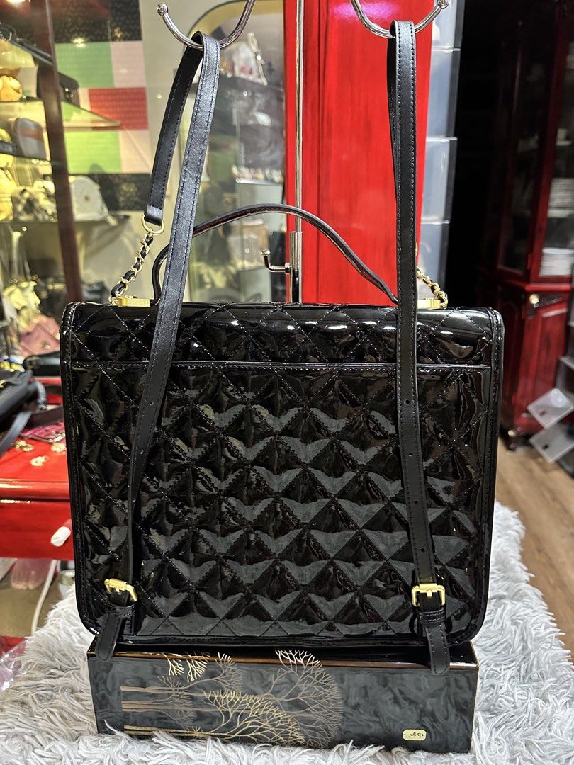 Patent CC School Memory Bag (Category: Luxury Bags & Wallets) located in Davao. Submitted by vintagefashionwear (Listing ID 1441286884, Image 2). Description: .