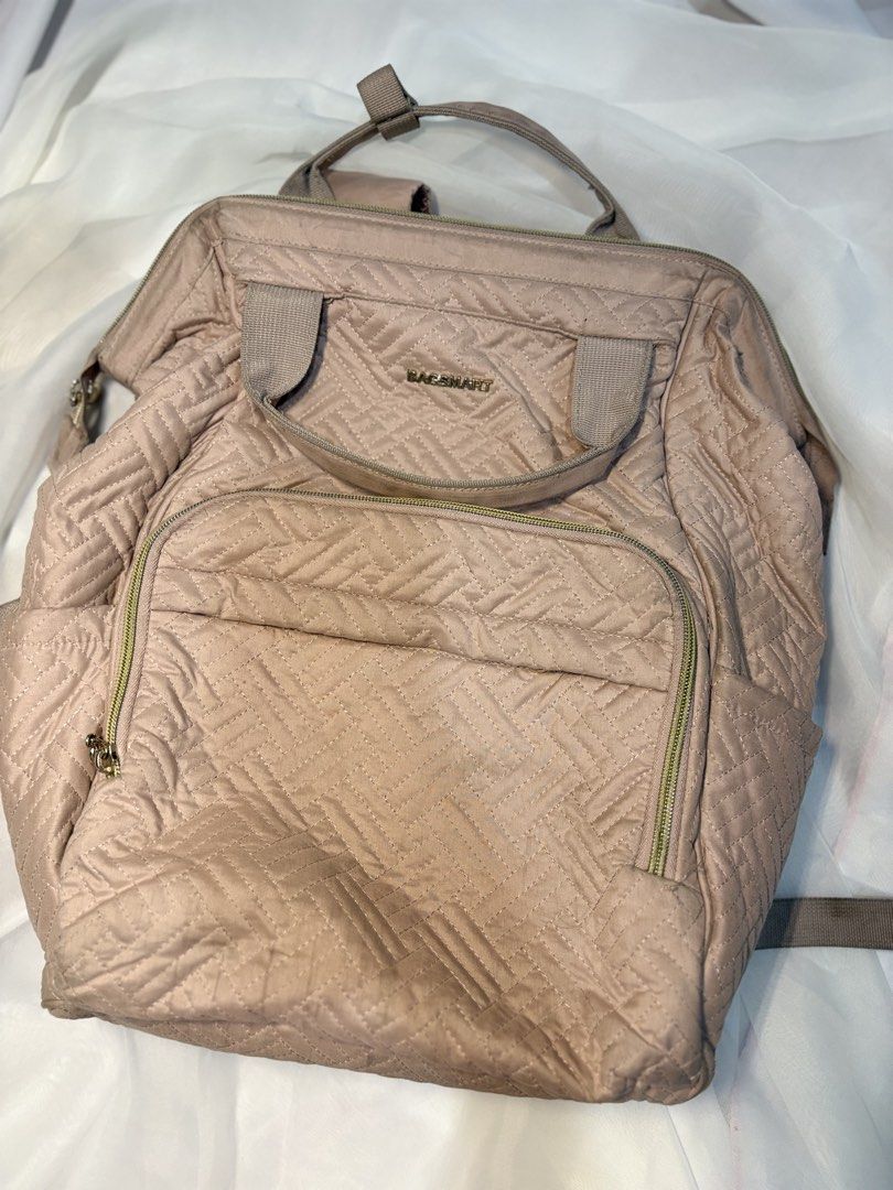 Pink Bagsmart (Category: Backpacks) located in Manila. Submitted by luvsnoopyy (Listing ID 1441297326, Image 1). Description: FS Pink Bagsmart 💗well used 💗needs cleaning 💗still in good condition.
