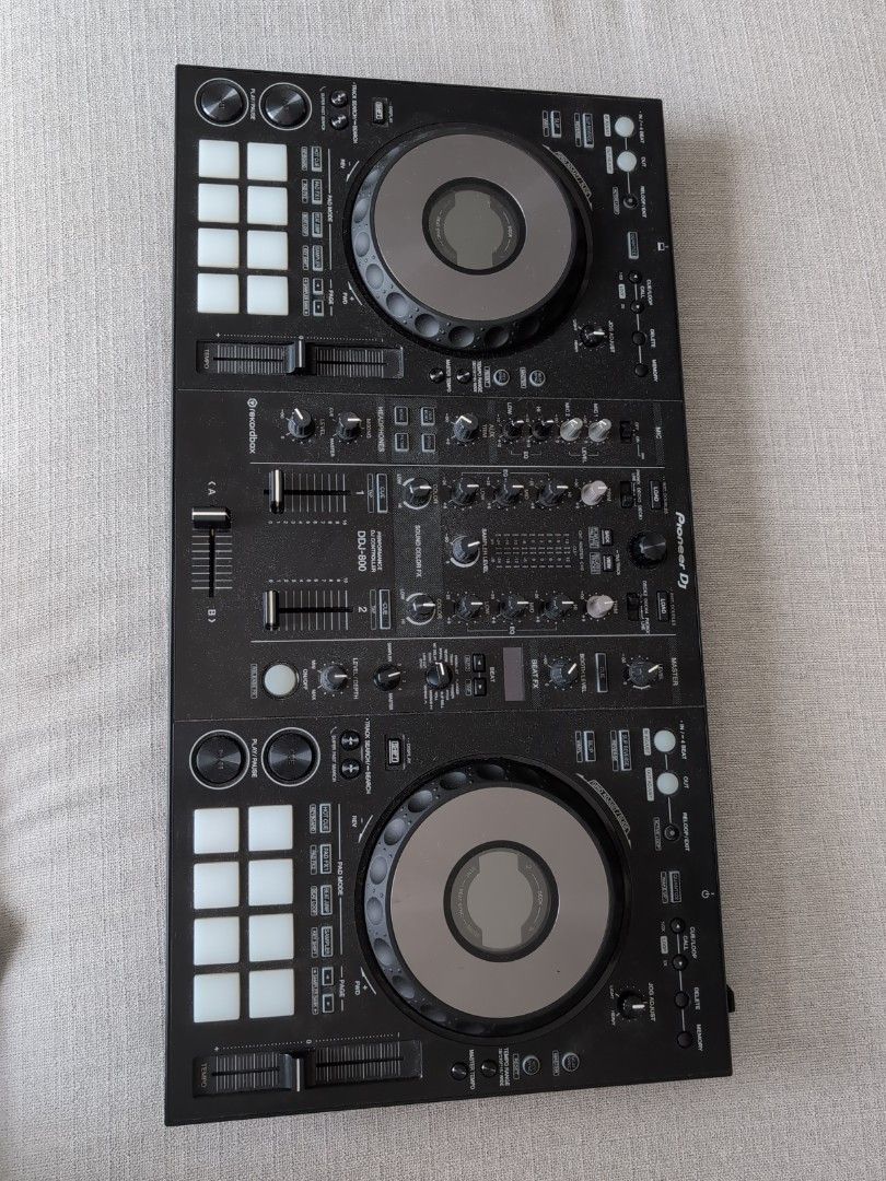 Pioneer DJ DDJ800 Controller470139625810831361