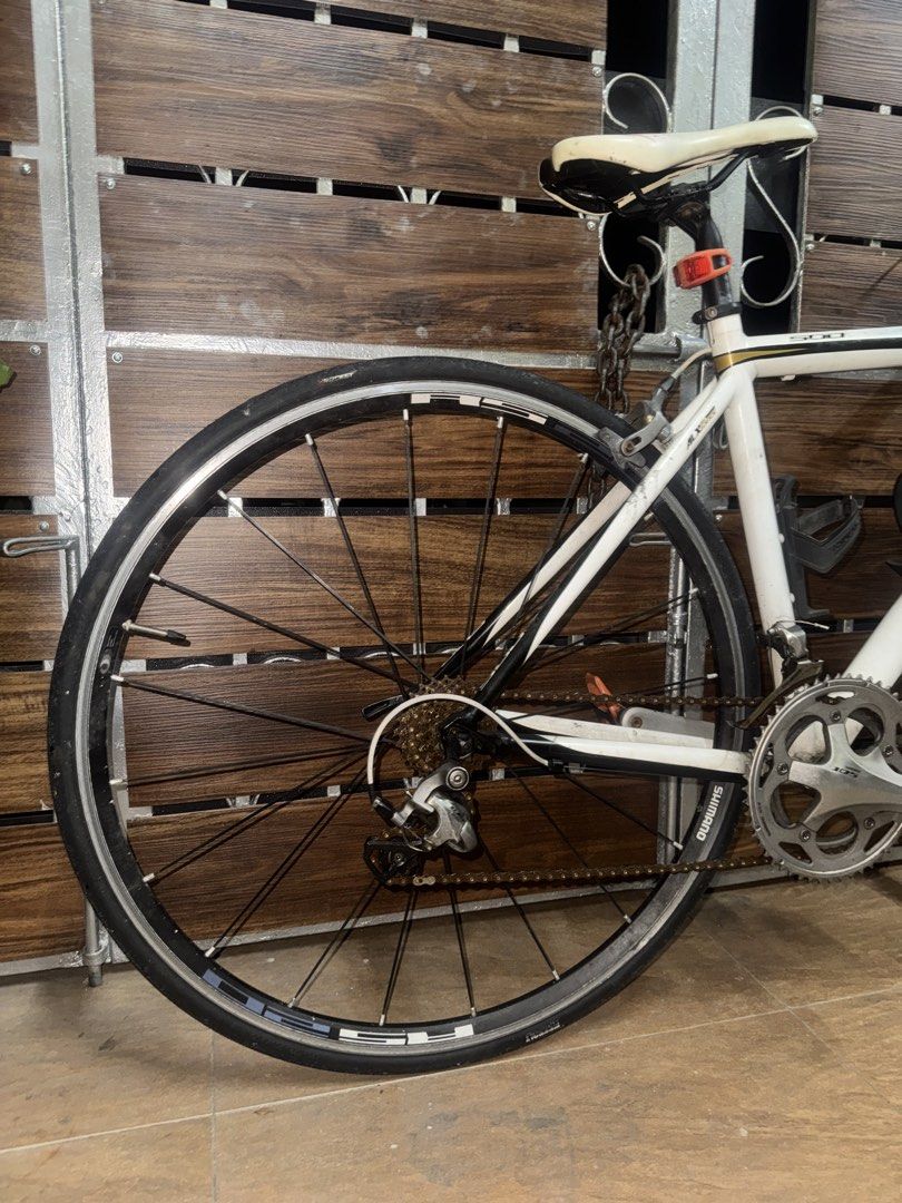 Polygon (Category: Bicycles) located in Skudai. Submitted by sellbrandedstuff (Listing ID 1441200449, Image 3). Description: Polygon helios 500 Axl SL 6xxx Size S Groupset shimano 105 Cod Jb area Postage buyer tanggung Basikal masih boleh jalan.