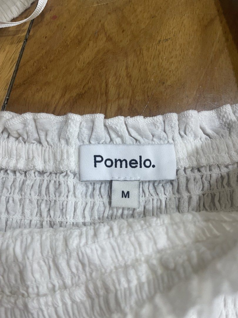 Pomelo Smocked Long Sleeve Top (Category: Blouses) located in Quezon City. Submitted by andreaa20 (Listing ID 1441169126, Image 2). Description: Bought from Pomelo (Thai brand). Size M. Open to nego. .