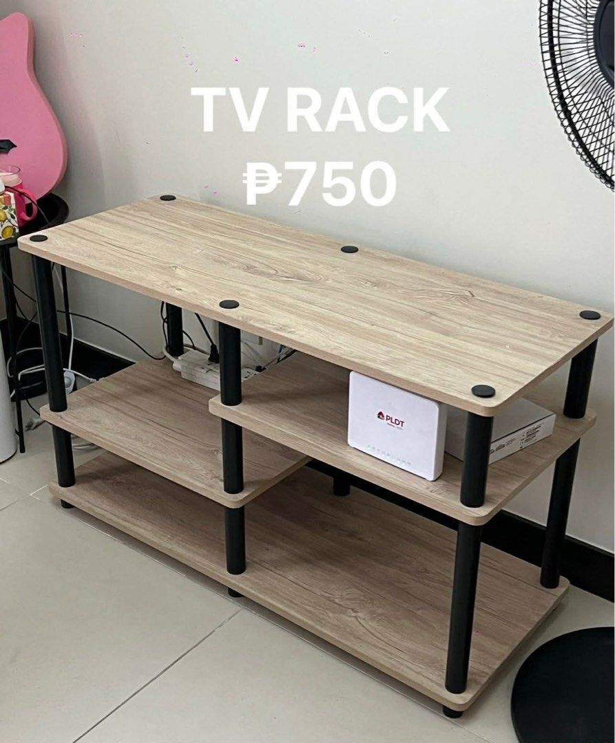 PRELOVED FURNITURE (Category: Tables & Sets) located in Quezon City. Submitted by raia17 (Listing ID 1441206886, Image 3). Description: .