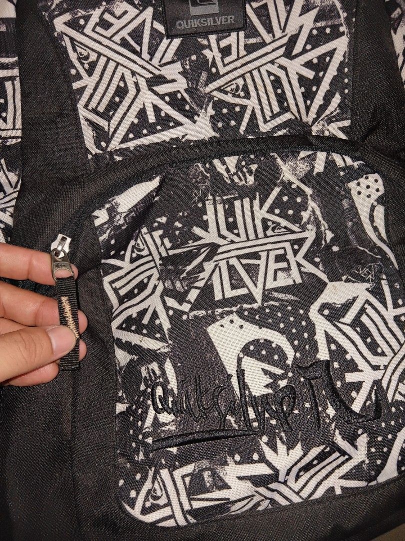 Quick silver backpack (Category: Backpacks) located in Lubao. Submitted by lotawear16 (Listing ID 1441170490, Image 2). Description: quick silver backpack all over print no issue excellent to new condi 650 free shipping💵.