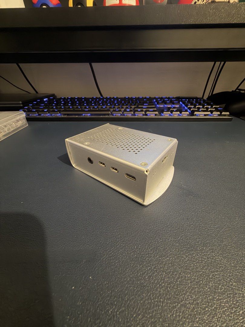 Raspberry Pi 4b with case and fan470285152630220802
