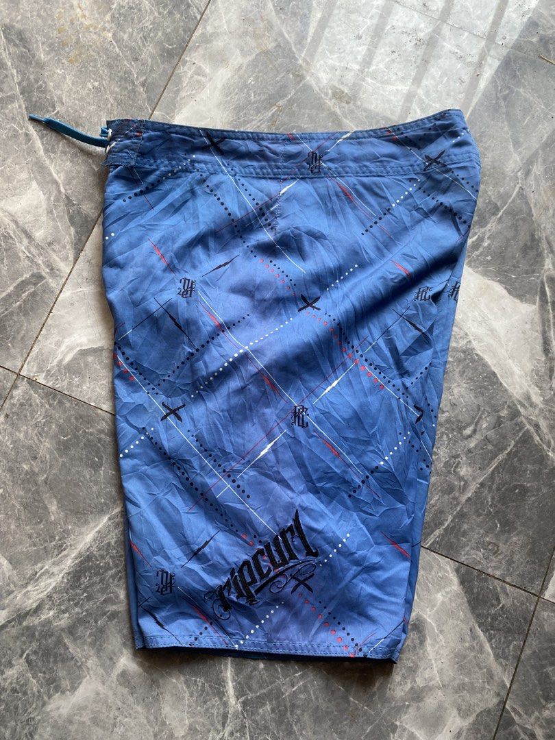 Rip curl (Category: Shorts) located in Manila. Submitted by bravebear_3a48d3 (Listing ID 1441264324, Image 1). Description: .