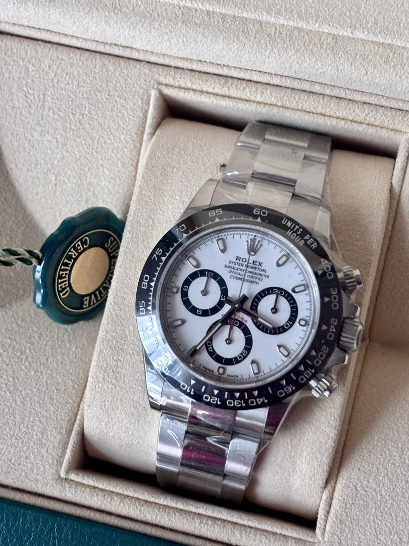 Rolex Daytona 116500LN White Dial Panda (Category: Watches) located in Singapore. Submitted by anthonylfc@hotmail.com (Listing ID 1441328774, Image 1). Description: - Rolex Daytona Watch - Model: 116500LN - Dial: White - Purchase Date: 22 Aug 2018 - Includes: Original box and papers, see photos. I took photos of all that I have. Stop asking me more questions. .