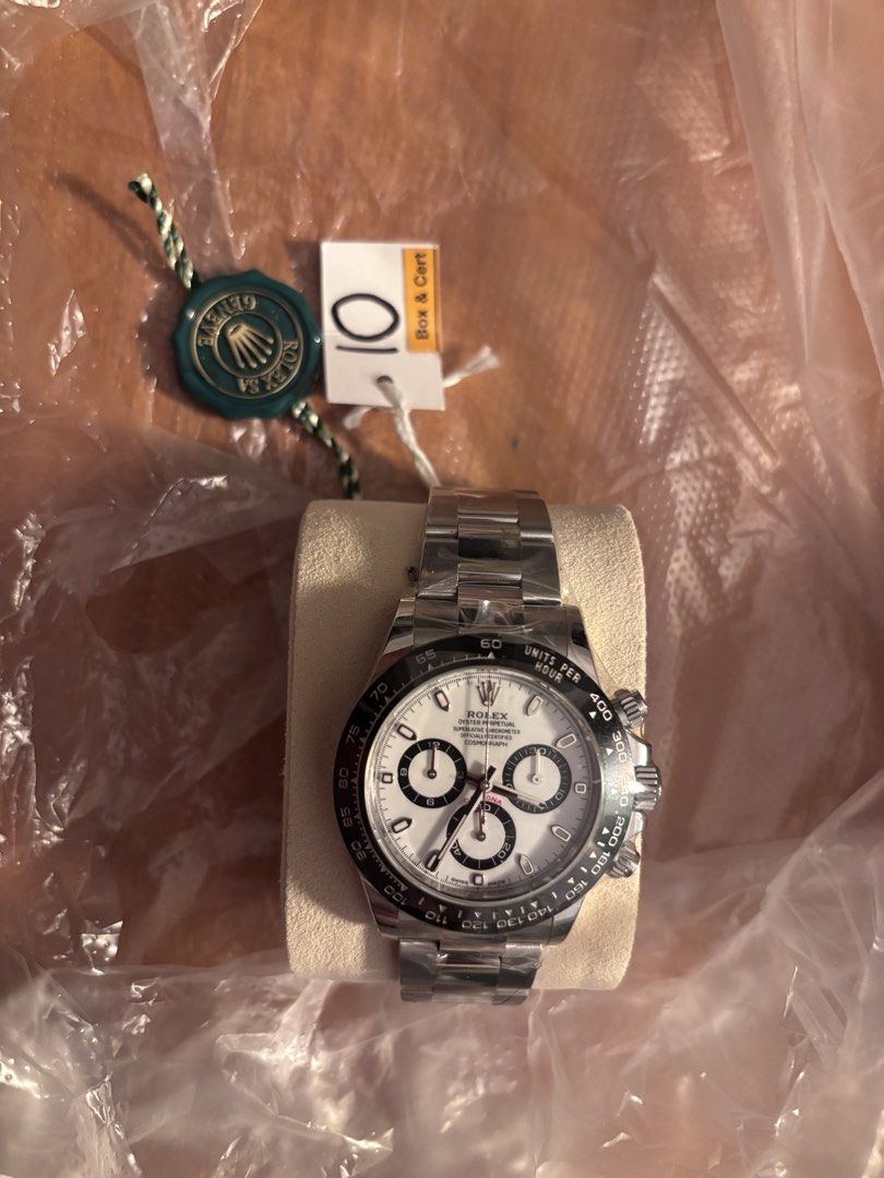 Rolex Daytona 116500LN White Dial Panda (Category: Watches) located in Singapore. Submitted by anthonylfc@hotmail.com (Listing ID 1441328774, Image 2). Description: - Rolex Daytona Watch - Model: 116500LN - Dial: White - Purchase Date: 22 Aug 2018 - Includes: Original box and papers, see photos. I took photos of all that I have. Stop asking me more questions. .