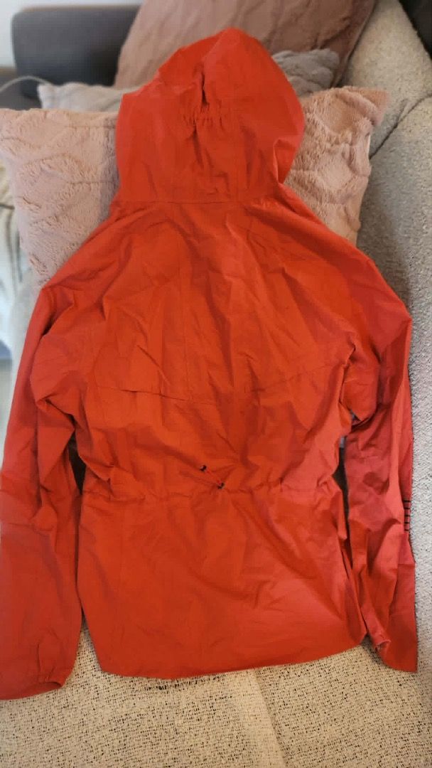 Salomon Lightweight Waterproof Hooded Running/Hiking Jacket (Orange) (Category: Coats, Jackets and Outerwear) located in Bacolod City. Submitted by tehe.camden (Listing ID 1441196780, Image 2). Description: ✔ Lightweight and packable ✔ Hooded design for rain and wind protection ✔ Full front zipper ✔ Breathable inner lining ✔ Ideal for running, hiking, trail running, travel, and outdoor activities.