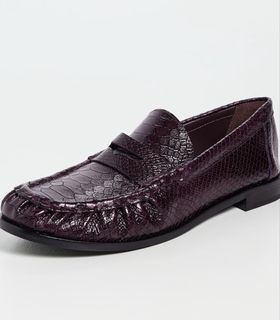 (Category: ) located in . Submitted by shoponmycloset (Listing ID 1441263389, Image 1). Description: .