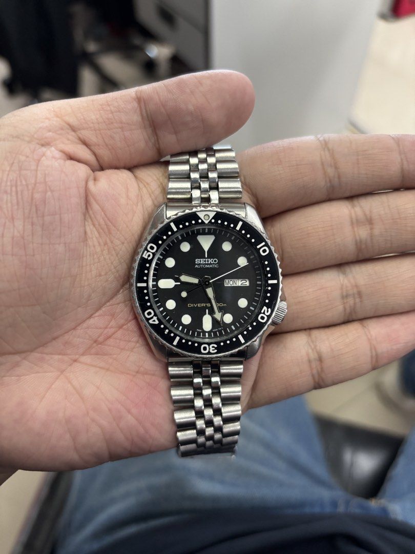 Seiko Automatic Diver's 200m Watch SKX007 (Category: Men's Watches) located in Davao. Submitted by piolo_serrano (Listing ID 1441196427, Image 1). Description: - Classic Seiko Automatic Watch - Black dial with Day & Date function - Stainless Steel Jubilee Bracelet - Water Resistant 200m (Suitable for Diving) - Reliable for everyday wear or adventures - Selling as is.