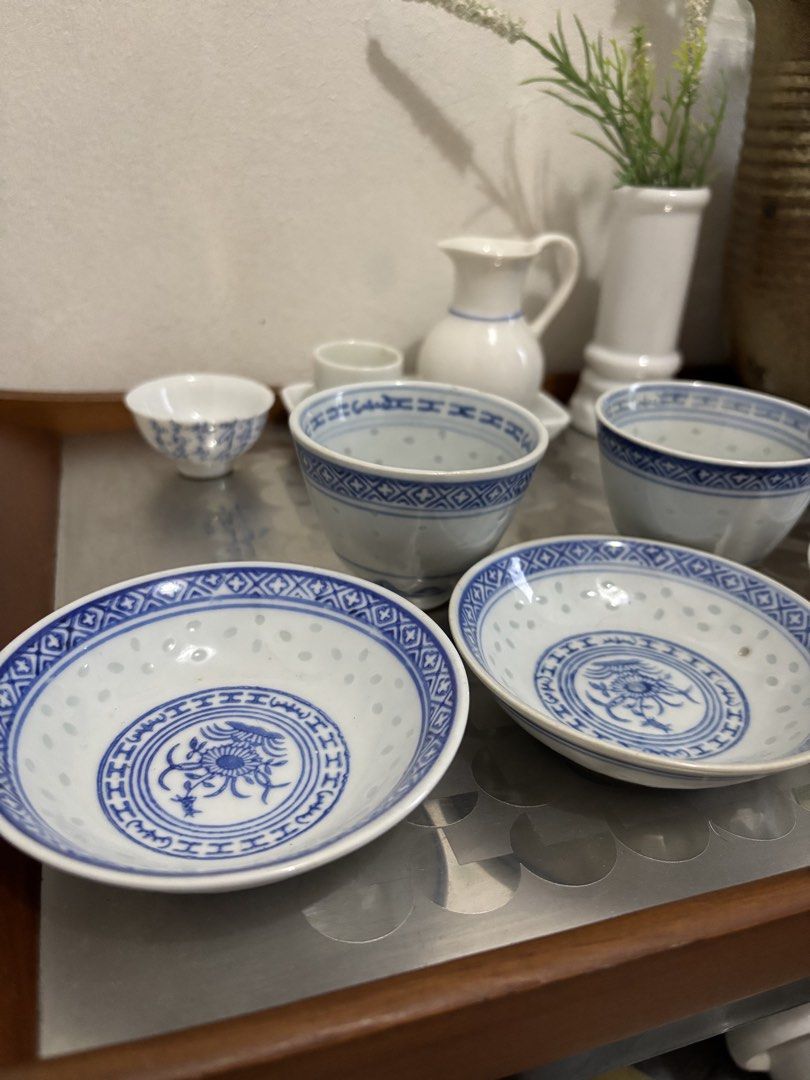 Set of 5 Blue and White Chinese Rice Bowls (Category: Dinnerware & Cutlery) located in Taguig. Submitted by minmin_parker (Listing ID 1441319146, Image 3). Description: - Set of 5 blue and white rice bowls - Features a traditional Chinese pattern - Elegant pierced design - Ideal for serving rice or small dishes - Perfect size for individual portions - Adds a classic touch to your dining table.