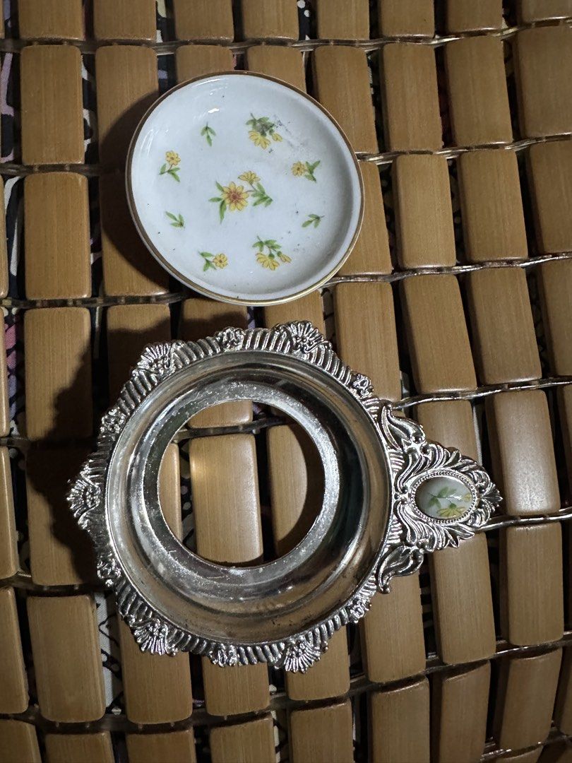 Silver plated Lemon Tray (Category: Dinnerware & Cutlery) located in Antipolo. Submitted by queens.collections (Listing ID 1441173364, Image 2). Description: .