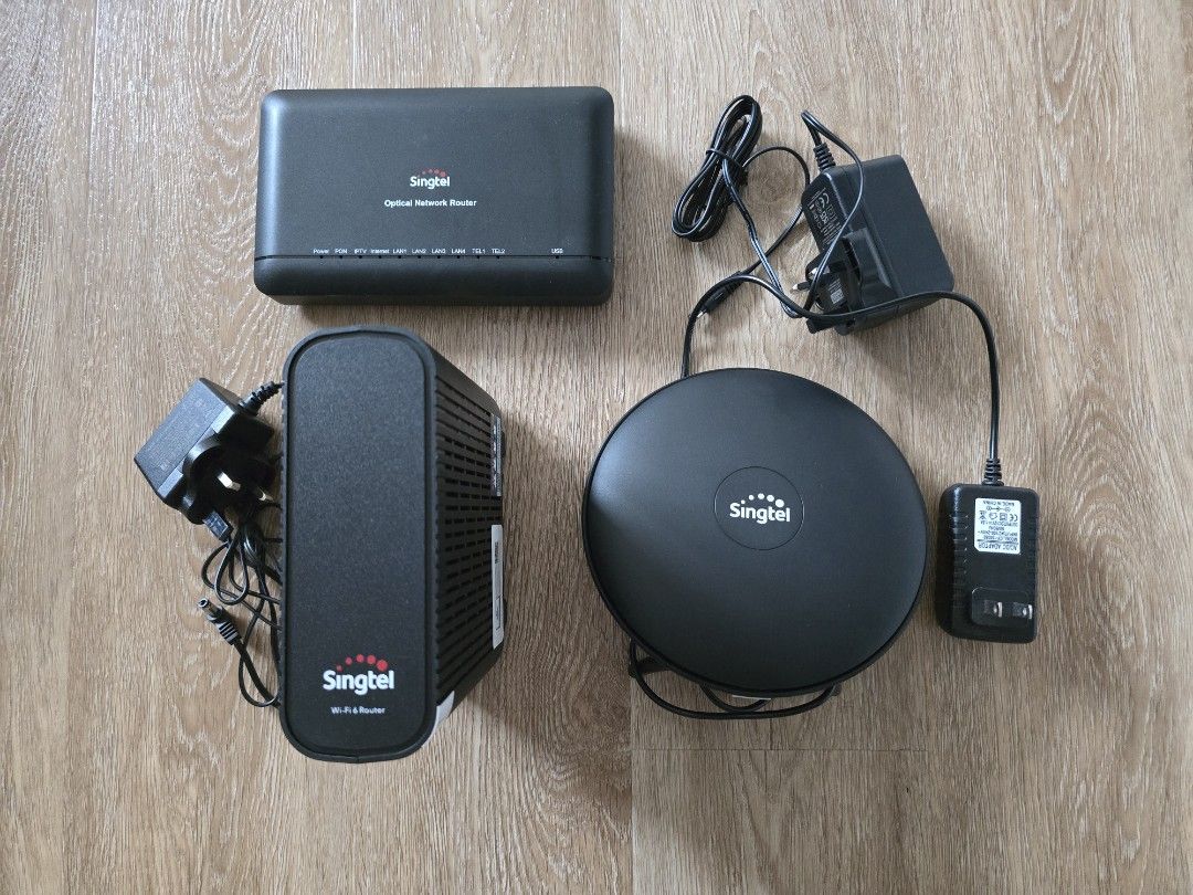Singtel Optical Network Router and WiFi Router Set470028940980398080