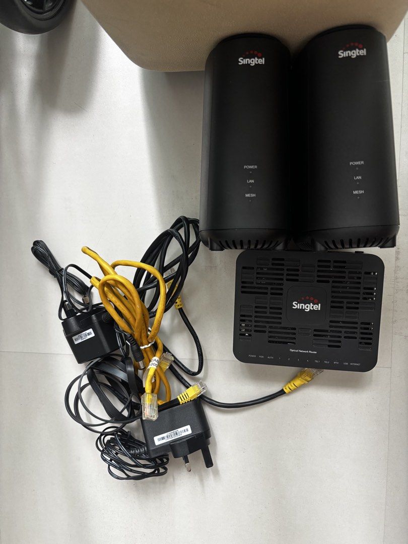 Singtel WiFi Mesh System with Router and 2x Mesh Units