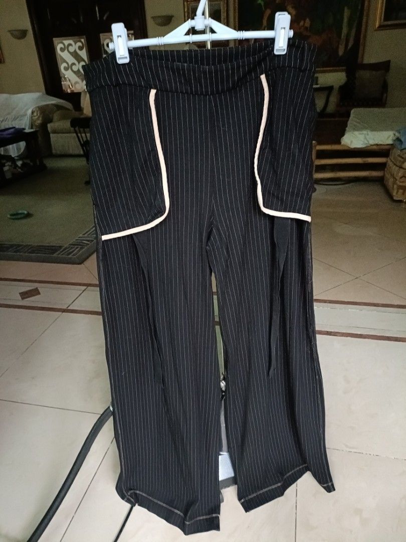 Size L ZARA pinstripe soft pants (Category: Other Bottoms) located in Makati City. Submitted by supersellersara (Listing ID 1441157963, Image 1). Description: NOT slacks! These are soft jersey pants. Side zipper. With functional pockets. No damage, no stain Gcash payment. Makati location Strictly no refunds or returns .