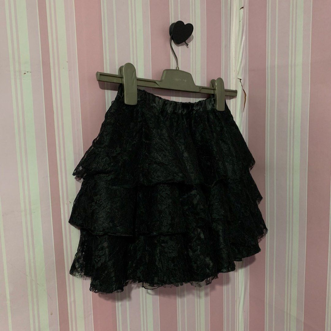 Soft Lace Sexy Skirt (Category: Skirts) located in Pasig City. Submitted by closetnigastadora (Listing ID 1441222152, Image 2). Description: ❌BAWAL SA MABAGAL MAGREPLY. FIRST TO PAY BASIS PO TAYO. ❌ NO VIDEO PROOF WHILE OPENING THE PARCEL AND CHECKING THE ITEMS, NO REFUND/RETURN. ❌PAG MAY FLAW, WILL DEFINITELY DISCLOSE PERO SINCE UKAY ITO, KAHIT PA SABIHIN NA WALANG FLAWS, HINDI PARIN ITO BRAND NEW, SO MAAARING MAY SIGNS OF USAGE OR UNNOTICEABLE 