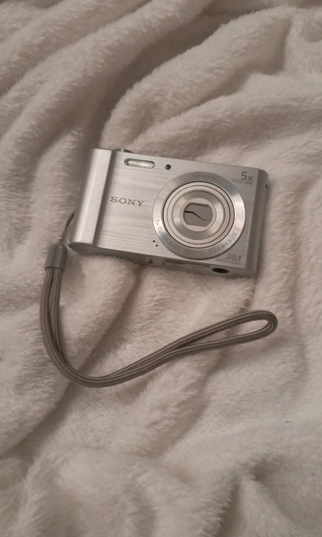 Sony Cybershot W800 Digital Camera (Category: Cameras) located in Santa Ana. Submitted by van_montoya (Listing ID 1441217071, Image 1). Description: Please feel free to message me for more sample photos! ☺️ Details: 20.1 MP - 5x Zoom - Flash Working - Sample Pictures included in the posting (slide 6-10) Issues: - Lens cover doesn't fully close after turning off but can be manually moved to fully close. (can be seen on the 1st and 2nd pic) Other t