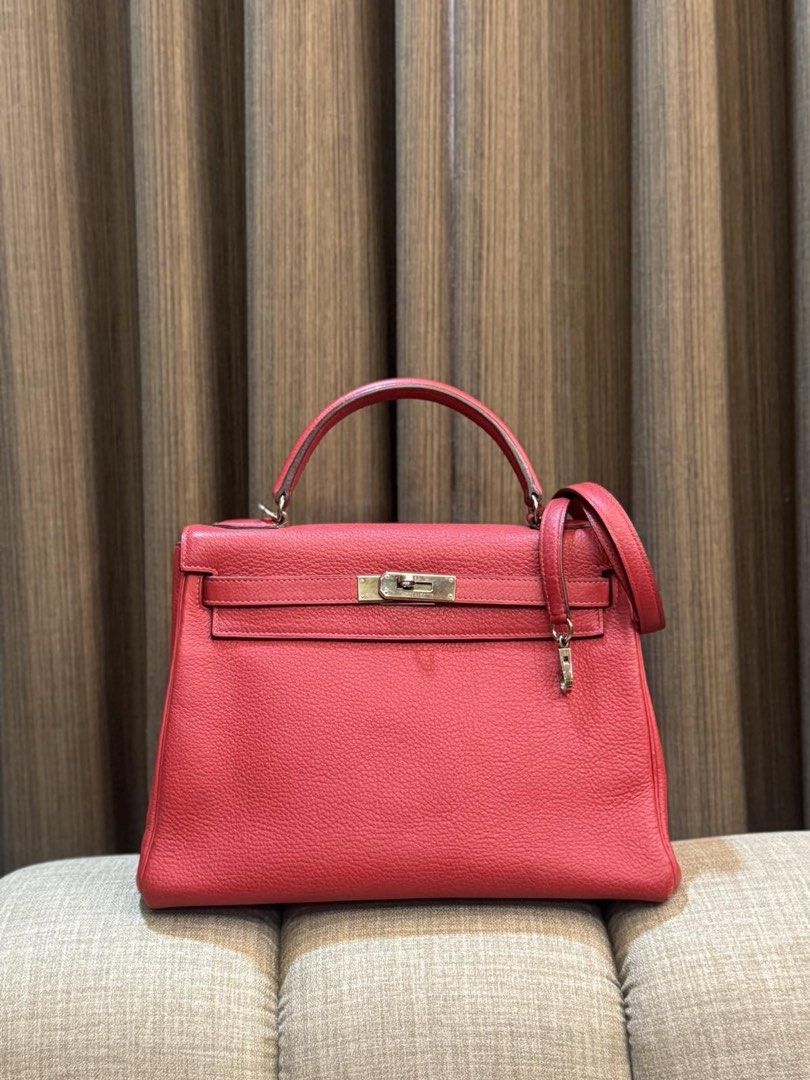 Style/Model: Hermes Kelly 32 Red Square I (2005) (Category: Luxury Bags & Wallets) located in Las Pinas. Submitted by jlsluxuryfinds (Listing ID 1441215951, Image 1). Description: Style/Model: Hermes Kelly 32 Red Series/Year:Square I (2005) Inclusion: Legitgrails, Box, Lockset, Dustbag & Strap .