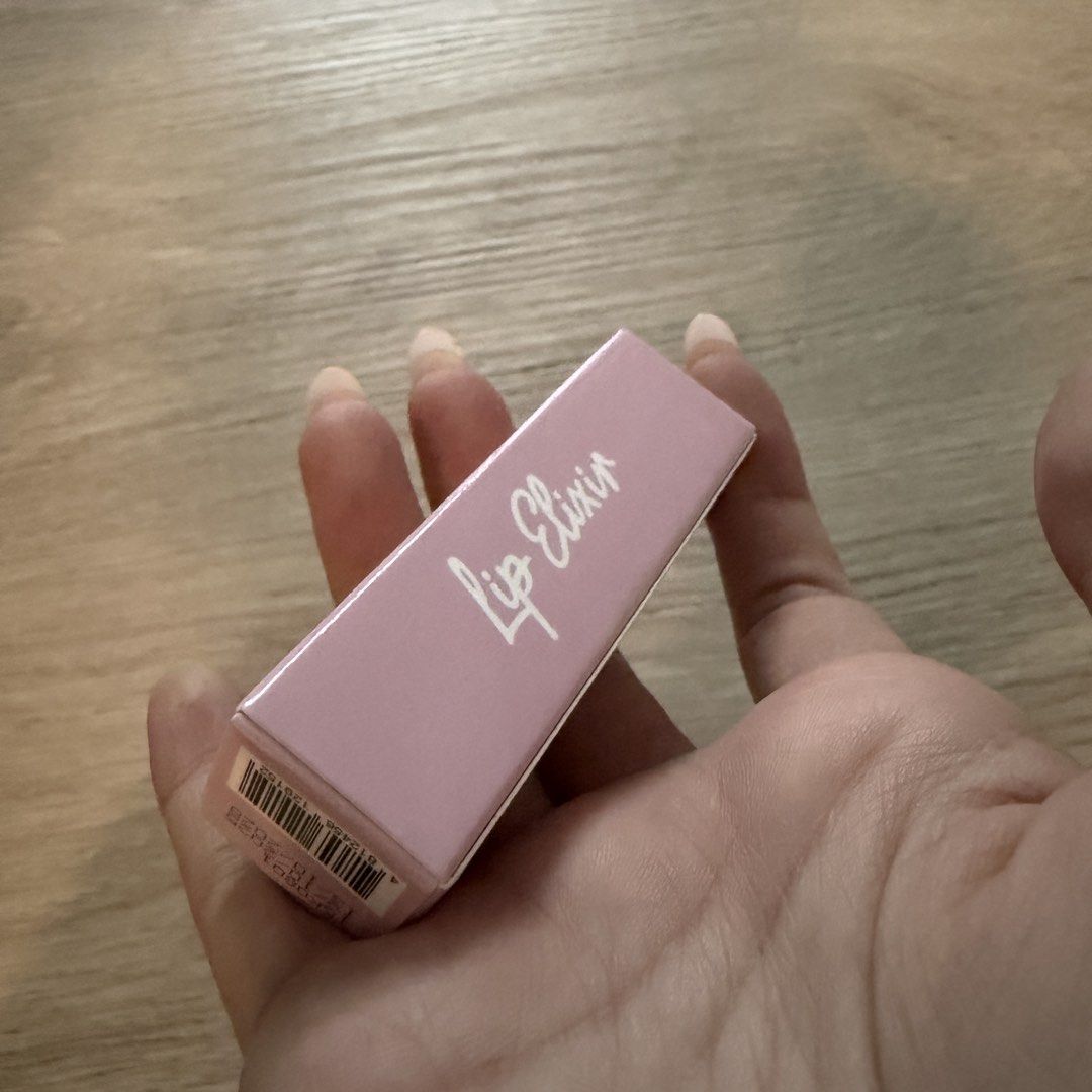 Sunnies Face Lip Elixir - Plasma Clear (Category: Makeup) located in Manila. Submitted by mialuna_ (Listing ID 1441232896, Image 2). Description: - Sunnies Face Lip Elixir in Plasma Clear - Hyaluronic lip oil serum for intense hydration - Philippines' #1 lip brand - Comes in a cute pink box - Keeps lips hydrated and looking good.