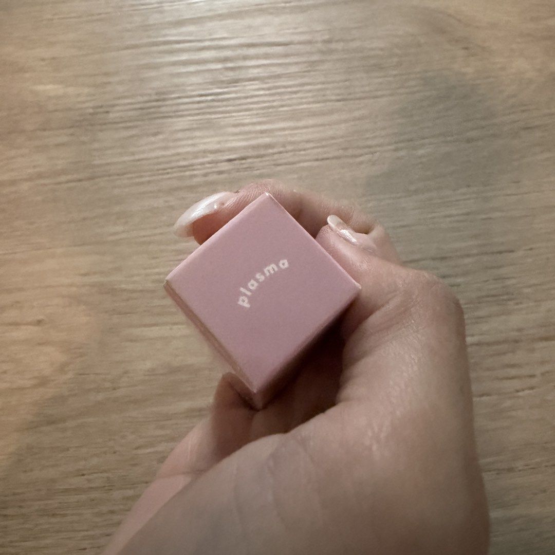 Sunnies Face Lip Elixir - Plasma Clear (Category: Makeup) located in Manila. Submitted by mialuna_ (Listing ID 1441232896, Image 3). Description: - Sunnies Face Lip Elixir in Plasma Clear - Hyaluronic lip oil serum for intense hydration - Philippines' #1 lip brand - Comes in a cute pink box - Keeps lips hydrated and looking good.