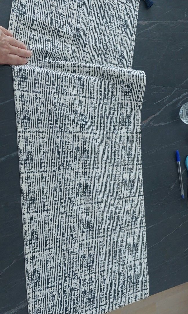 Table runner - brand new470101593697167362