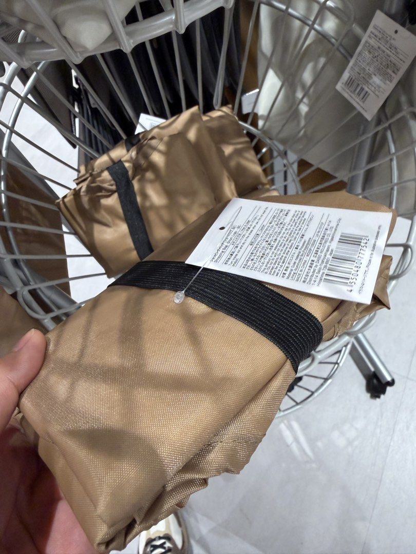 Thermal compact foldable bag (Category: Tote Bags) located in Pasig City. Submitted by redeem (Listing ID 1441273745, Image 3). Description: Brand new with tag Made in Japan Available colors: black, brown and gray.