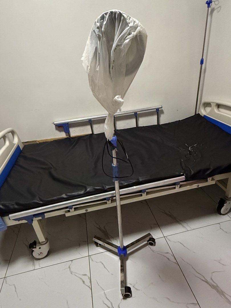 Thermal Light Stand with Wheels (Category: Medical Supplies & Tools) located in Manila. Submitted by patletsgo (Listing ID 1441356608, Image 1). Description: thermal light stand - new. not used. only tested..