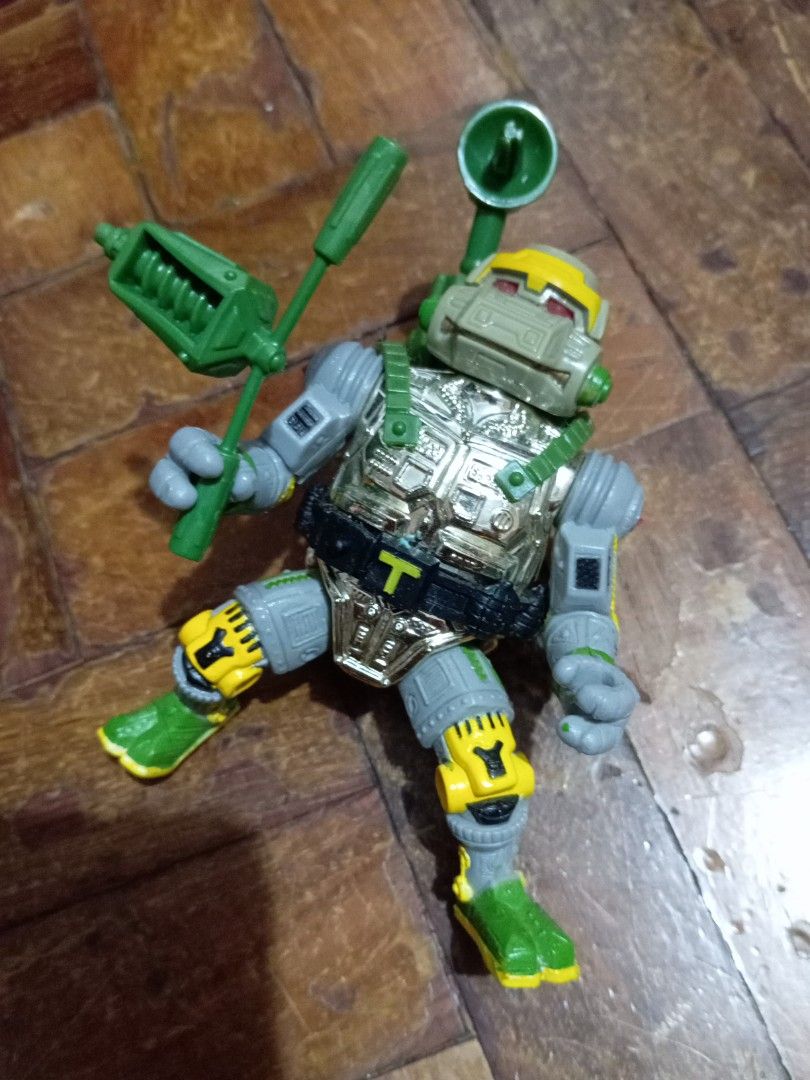 TMNT Metal head (Category: Figurines & Statues) located in Manila. Submitted by johnhunte48138 (Listing ID 1441218534, Image 3). Description: 💯 Complete as is .